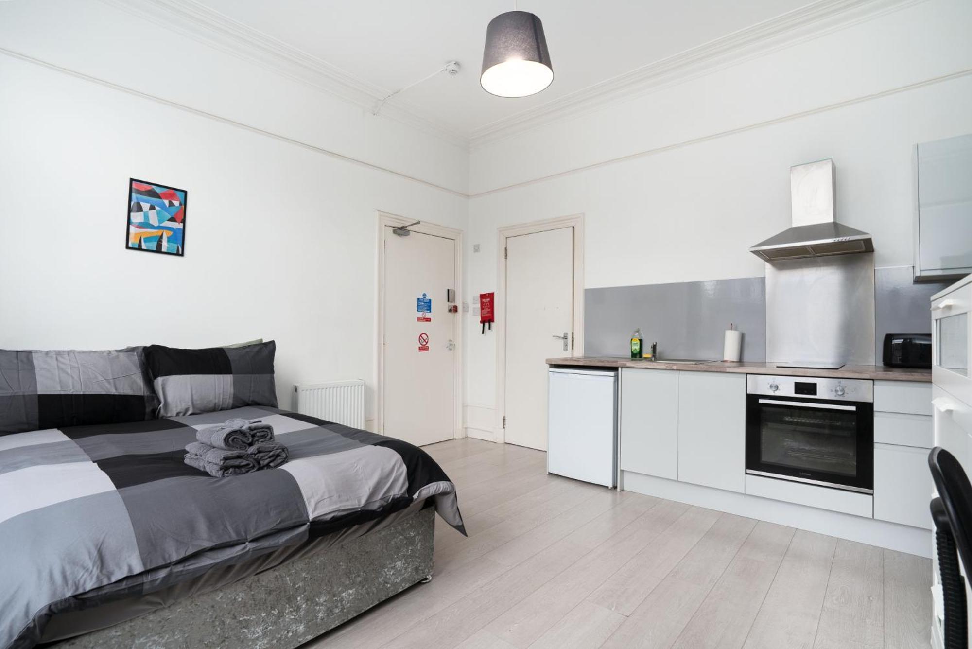 Cosy Fully Equipped 2, Close To Apartment *